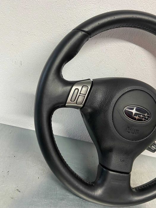 Kierownica Subaru Forester II SG SKÓRA MULTI MOMO
