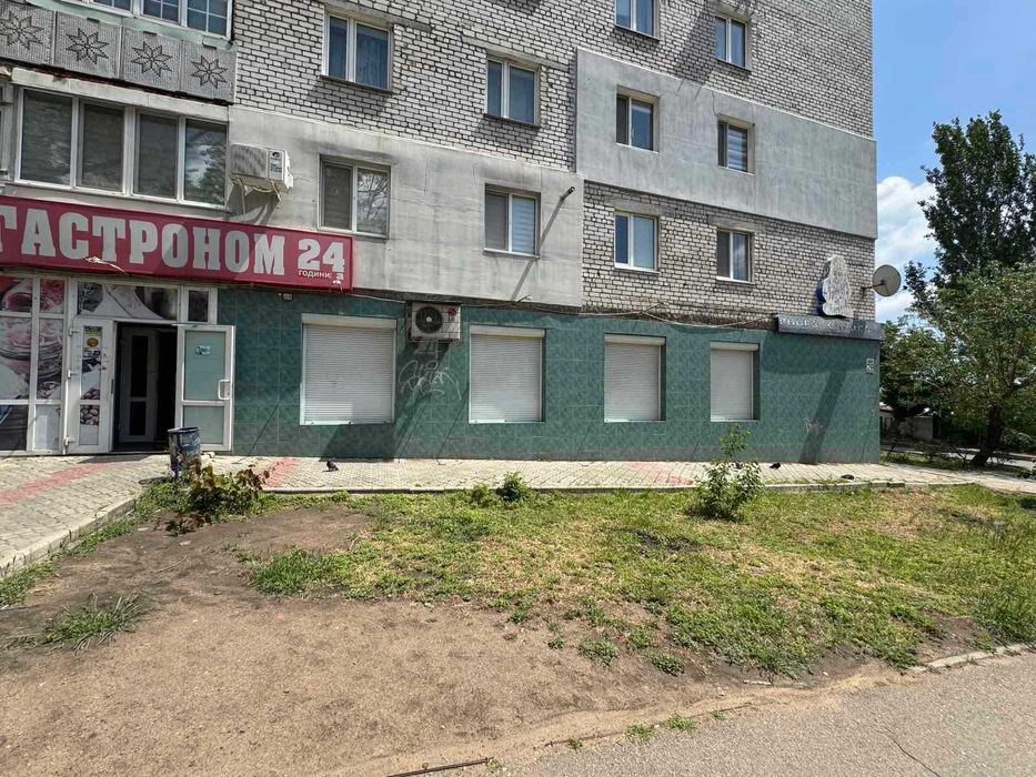 Продаю фасадне приміщення біля Аграрної академії. ц1