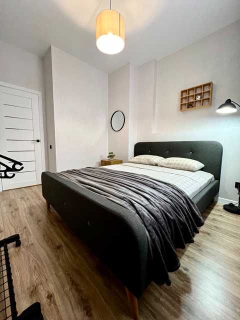 New! 3 кімнатна в Центрі!Подобово