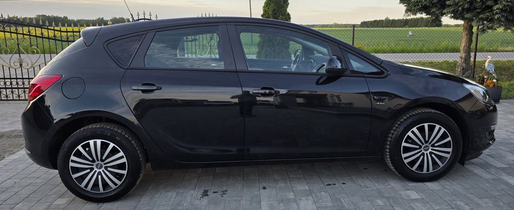 Opel Astra J 1.4 Benzyna Klima Grzane fotele,  kierownica z Niemiec