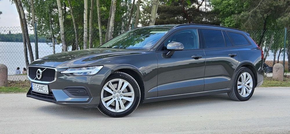 Volvo V60 Volvo V60 2021 r. B4 mild hybrid 197 KM + 14 KM. FVAT 23%.