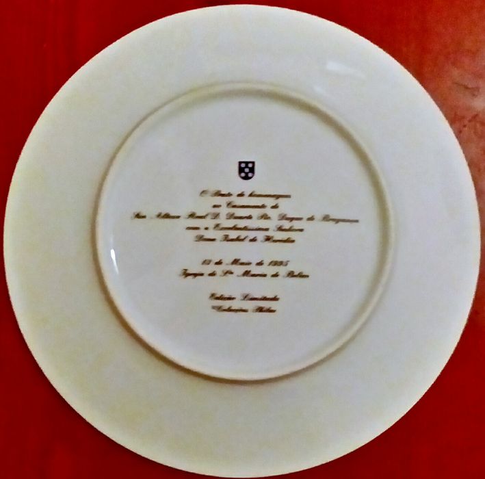 Prato de homenagem no casamento de D. Duarte e da Isabelinha