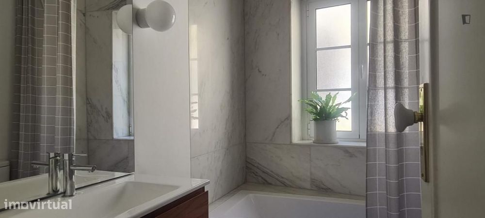 Quarto - localizado em Setubal
