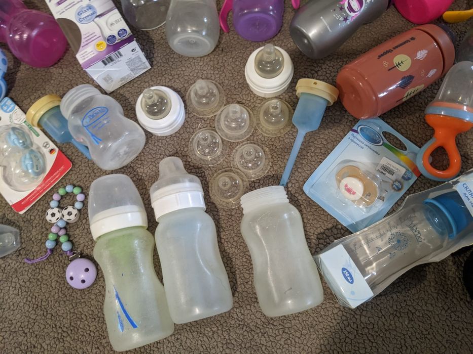 Пляшечки , поїльники , соски , дурники , нублери ,