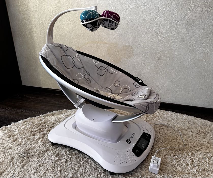 Укачувальний центр 4moms mamaRoo 4.0