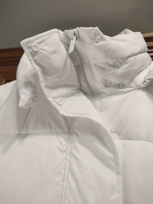 Стьобане пальто з капюшоном