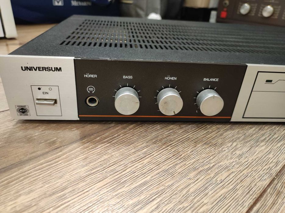 Hi-Fi стерео підсилювач звуку UNIVERSUM