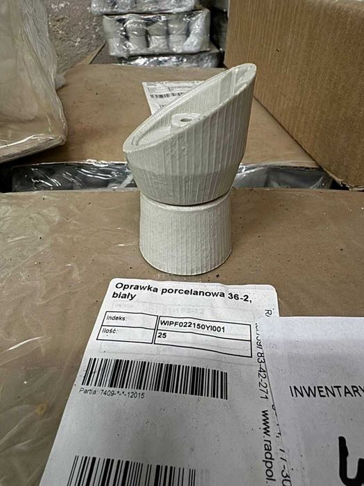 Oprawa oświetleniowa (skośna, prosta)