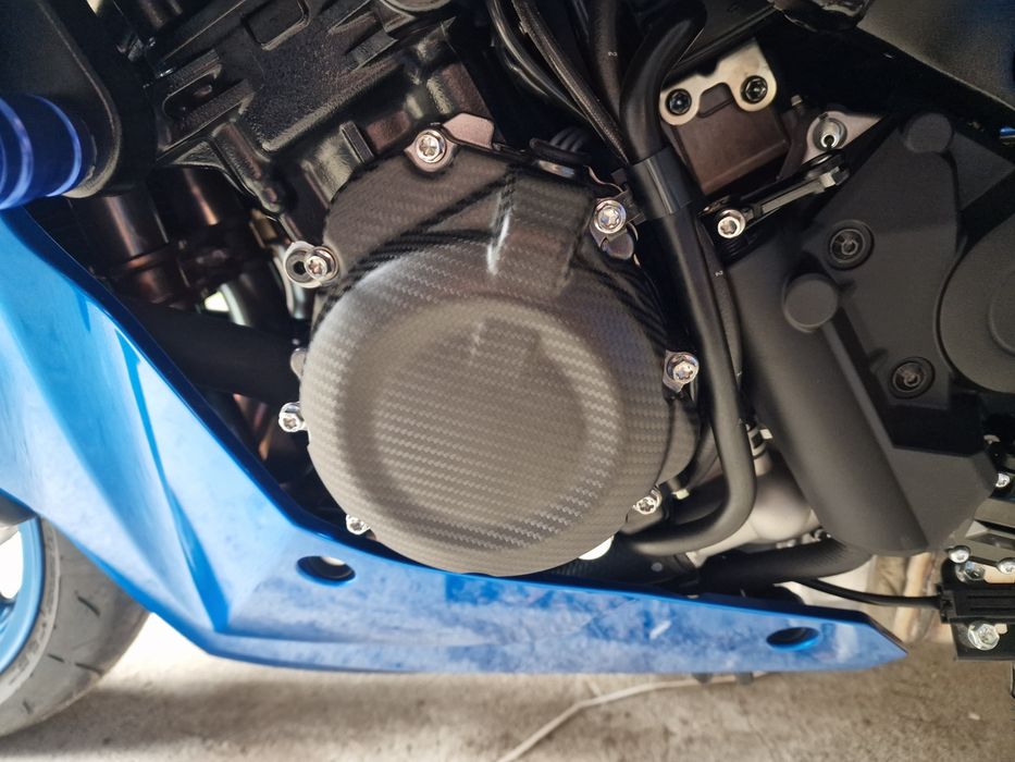Suzuki GSXS 1000GT Salon Pl