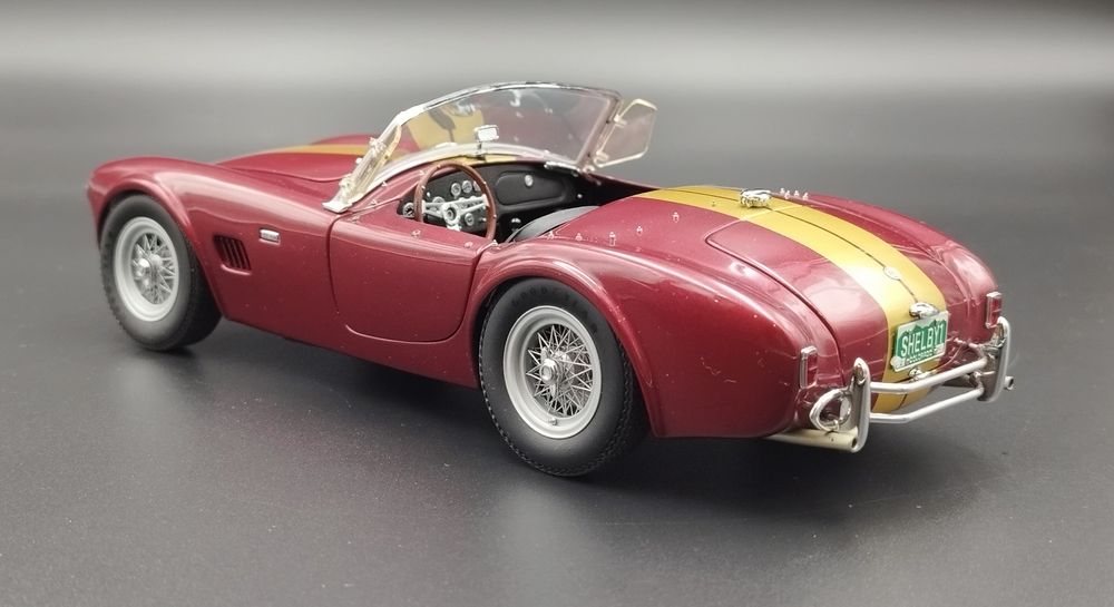 Exoto 1:18 1963 Shelby AC Cobra 289 Roadster Burgundy Gold