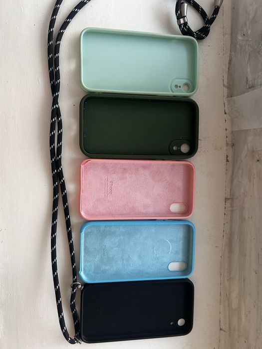 Продам 5 чохлів на iPhone Xr