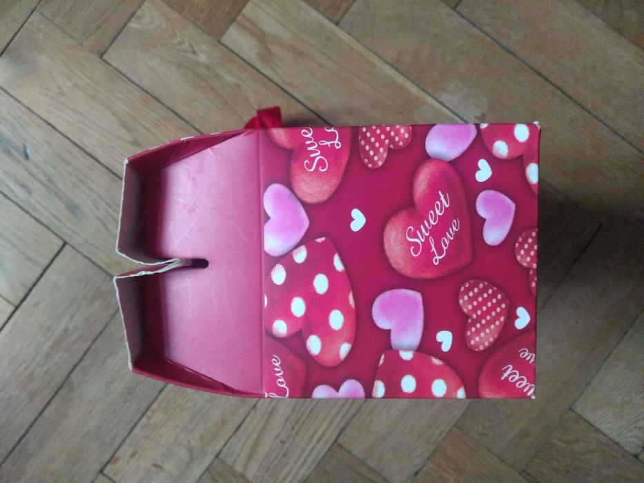 Pudełko w serca na prezent ślub walentynki