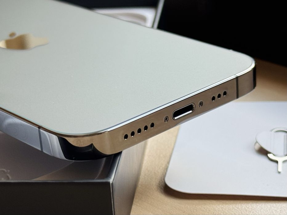 Iphone 12 pro 256 gb, батарея 81%