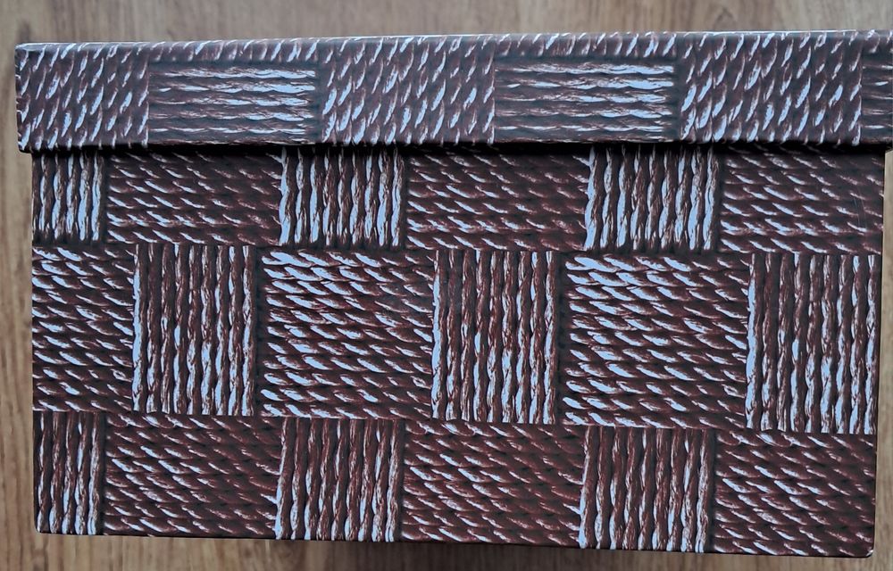 Caixa em cartão para arrumação