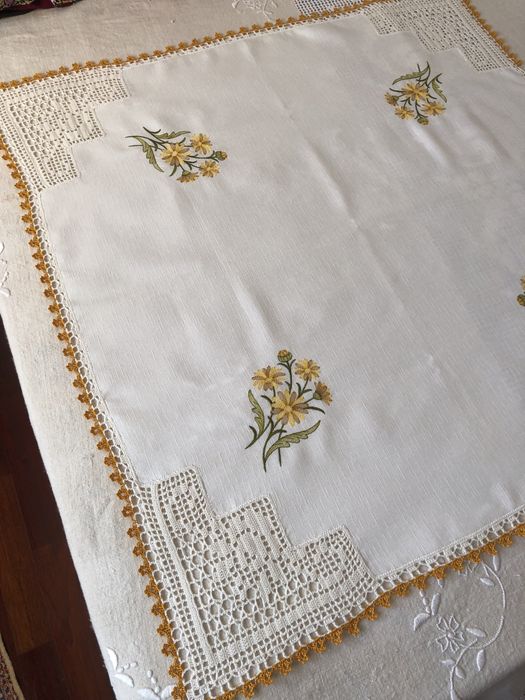 Toalhas com croché recortadas (várias)