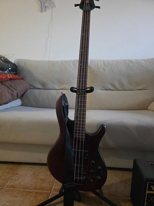 Guitarra Baixo Electtica Activa Corf e Amplificador