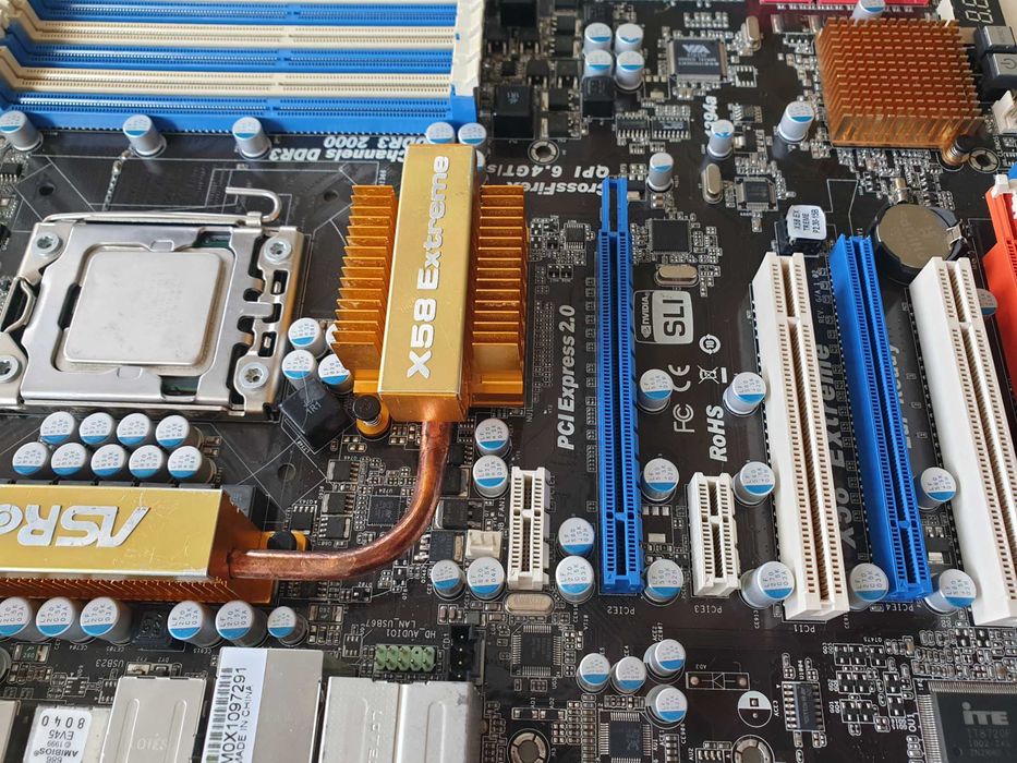 Материнська плата Socket LGA1366 ASRock X58 EXTREME SLI (s1366, 6 СЛОТІВ DDR3, INTEL X58, PCI-Ex16)