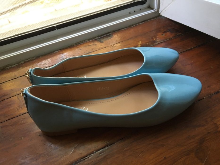 на праздник школьнице