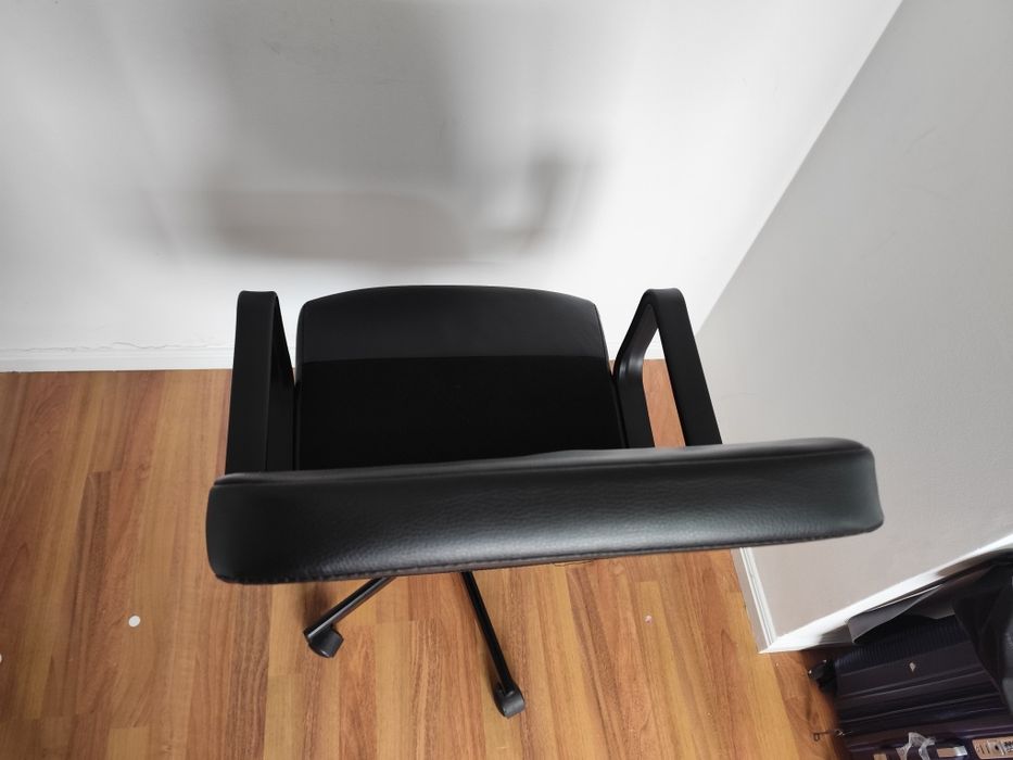 Cadeira giratória IKEA