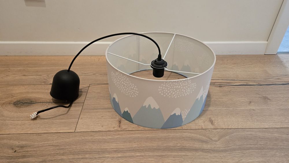 Lampa do pokoju dziecka abażur
