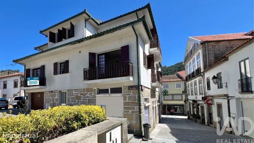 Casa / Villa T5 em Vouzela e Paços de Vilharigues de 364,00 m2