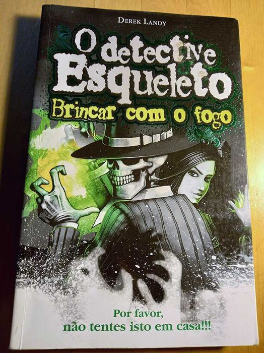 Livros juvenis (O detetive esqueleto) - mistério