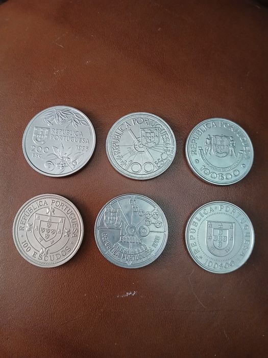 Moedas antigas aos colecionadores