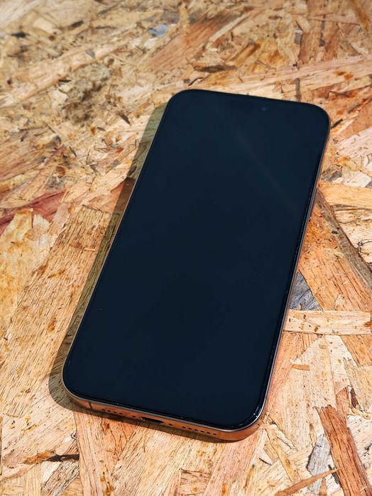 Iphone 16 Pro Max em Excelente Estado