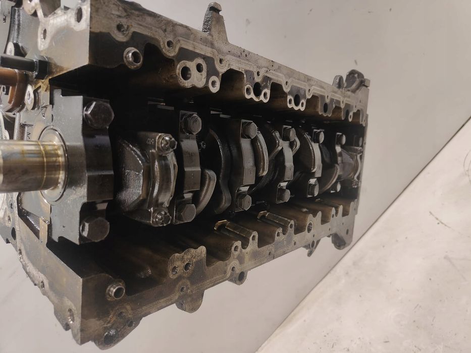 bmw x5 e70 dół silnika m57 7792822 po uszkodzeniu łańcucha rozrządu