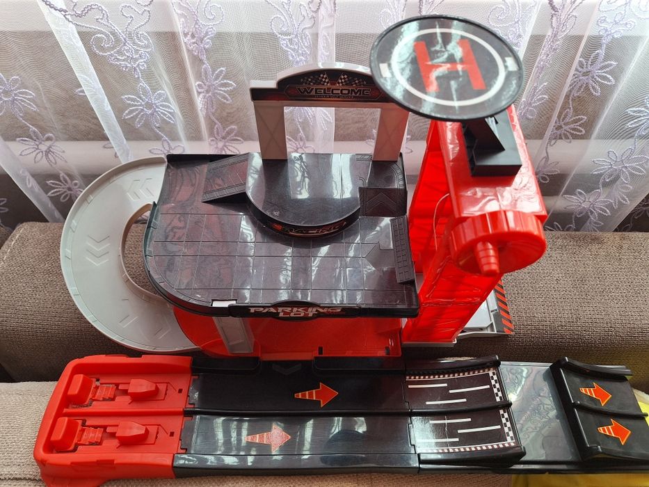 Парковка дитяча для машин