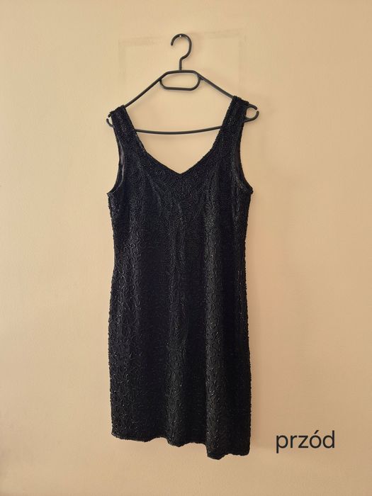 Wyjątkowa czarna mini sukienka