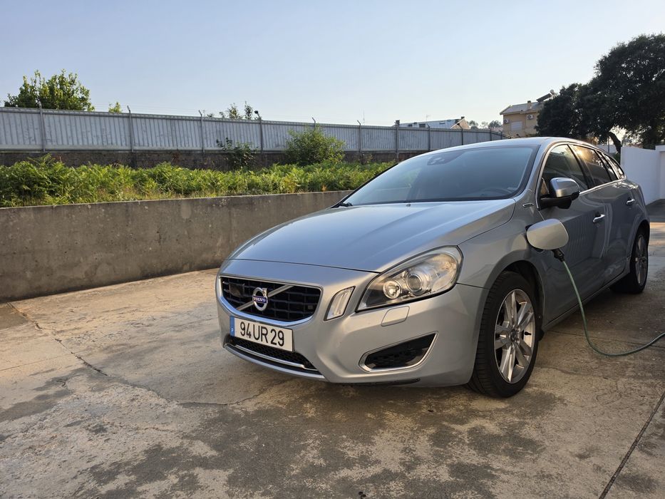 Volvo V60 Hibrida Plug-in D6 AWD
