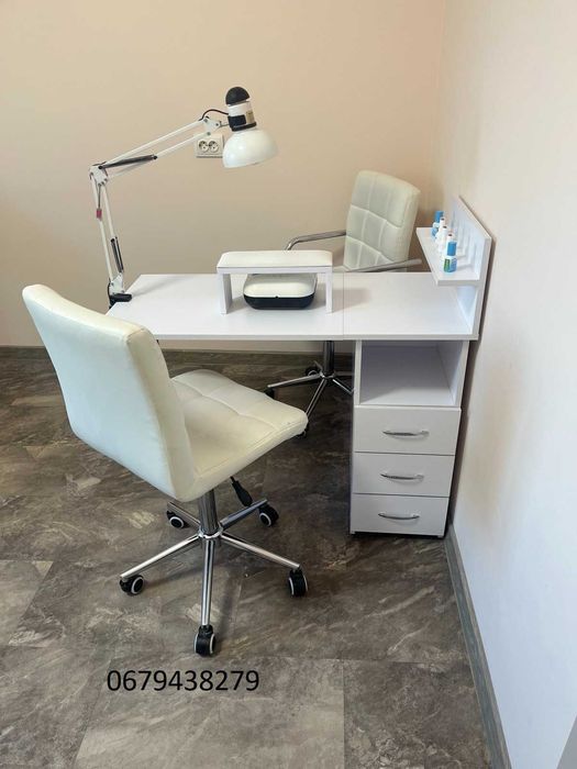 Стіл манікюрний стіл для манікюру.