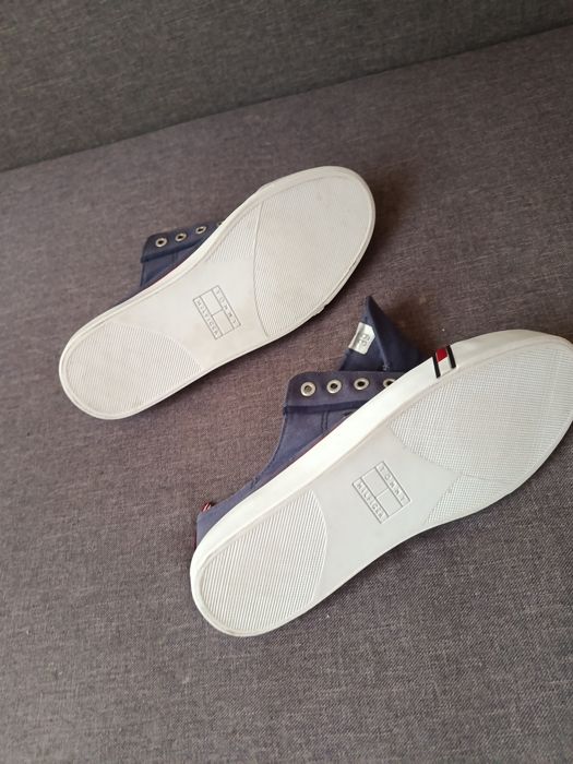 Продам кеди Tommy Hilfiger