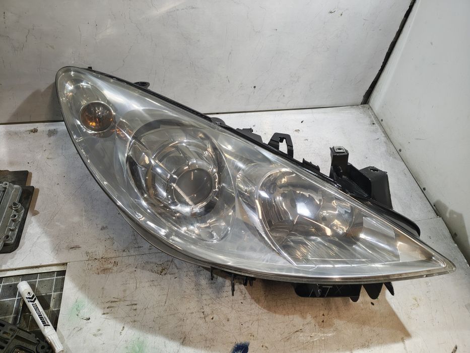 Lampa prawa prawy przód Peugeot 307 lift oryginał