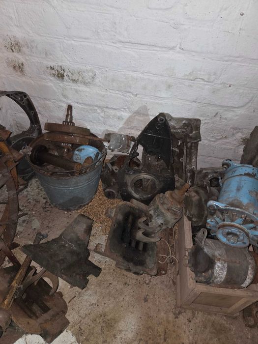 Трактор саморобний з інвентарем