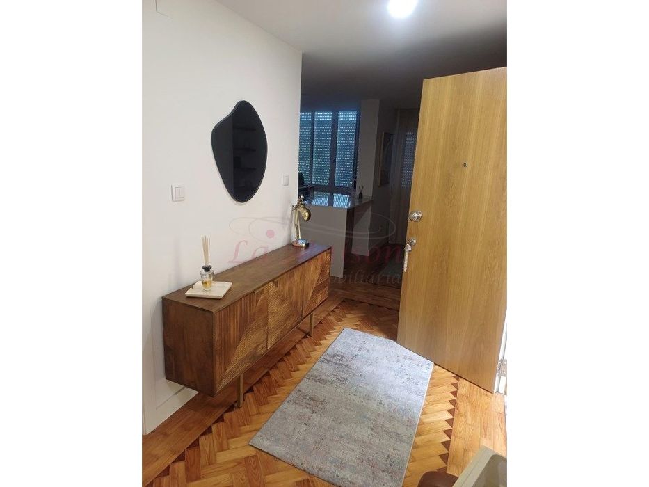 Apartamento T3 transformado em T2 em Odivelas