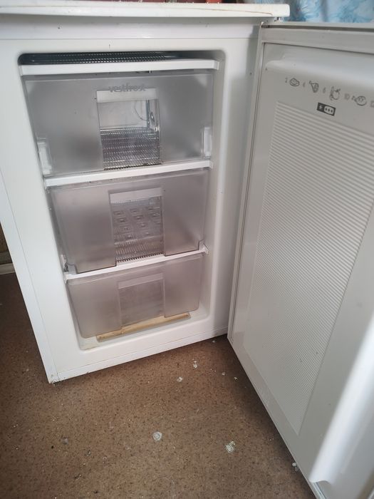 Продам морозильну камеру