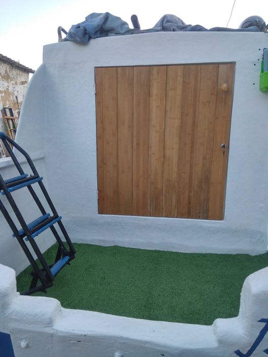 Barco cabinado - motor 4 tempos - inspecionado até Setembro de 2031