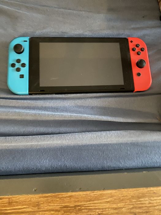 Nintendo switch (cały zestaw) plus 2 gry