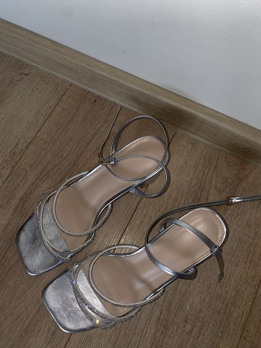 buty na obcasie