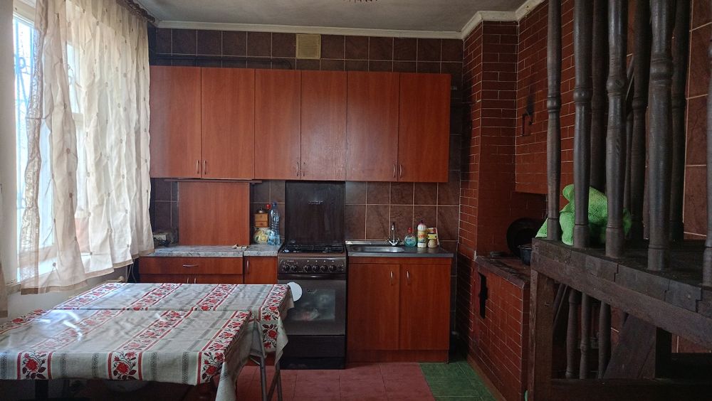 Продається 2х поверховий будинок у Фастові.