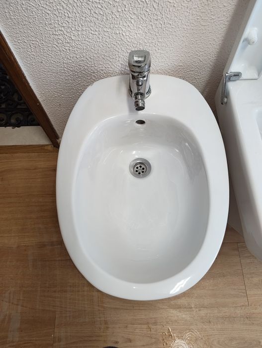 Bidés , roca e Sanitana
