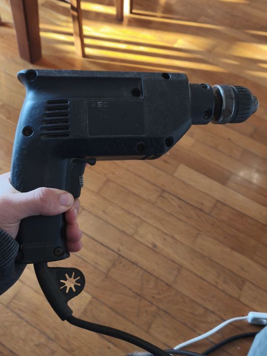 Furadeira berbequim AEG