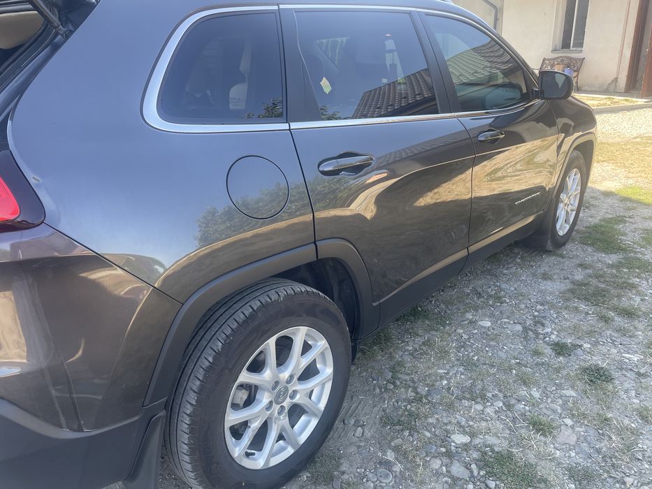 Продам доглянутий Jeep Cherokee Latitude Plus 2016