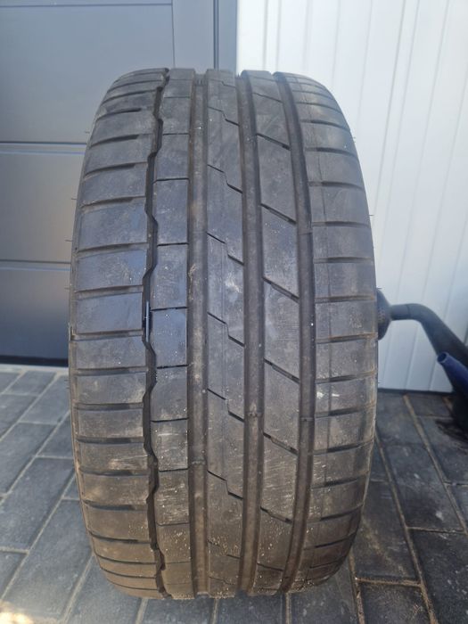 Opona hankook venture S1 evo3 245 35 r20