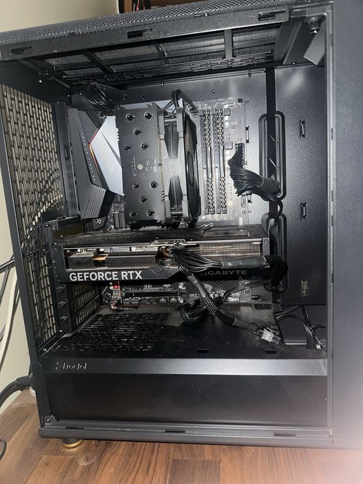 PC Ryzen 7 5800X RTX 4070 32GB RAM