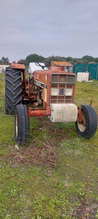 Trator Agrícola Internacional 733