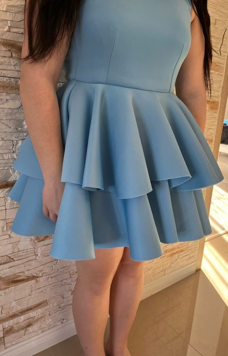 Śliczna sukienka piankowa rozm 38