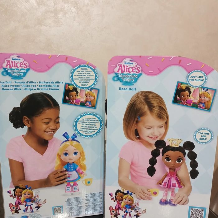 Disney Junior Alice’s Wonderland Bakery Alice Аліса в країні чудес
Лял